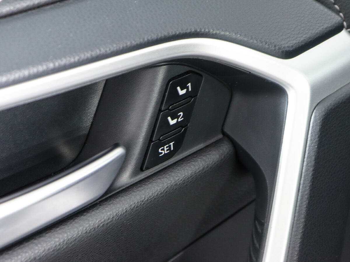 Купить Toyota RAV4 с пробегом. Фото: #21