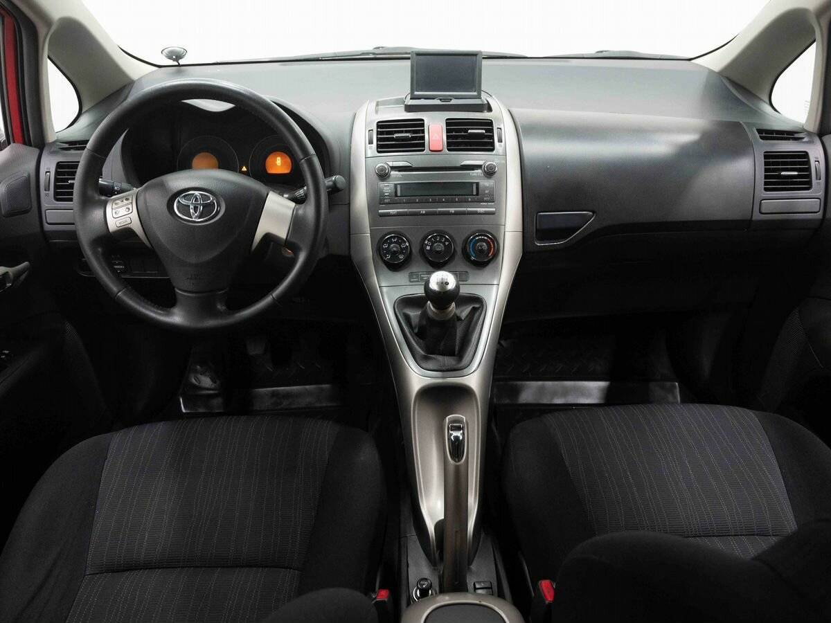 Купить Toyota Auris с пробегом. Фото: #12