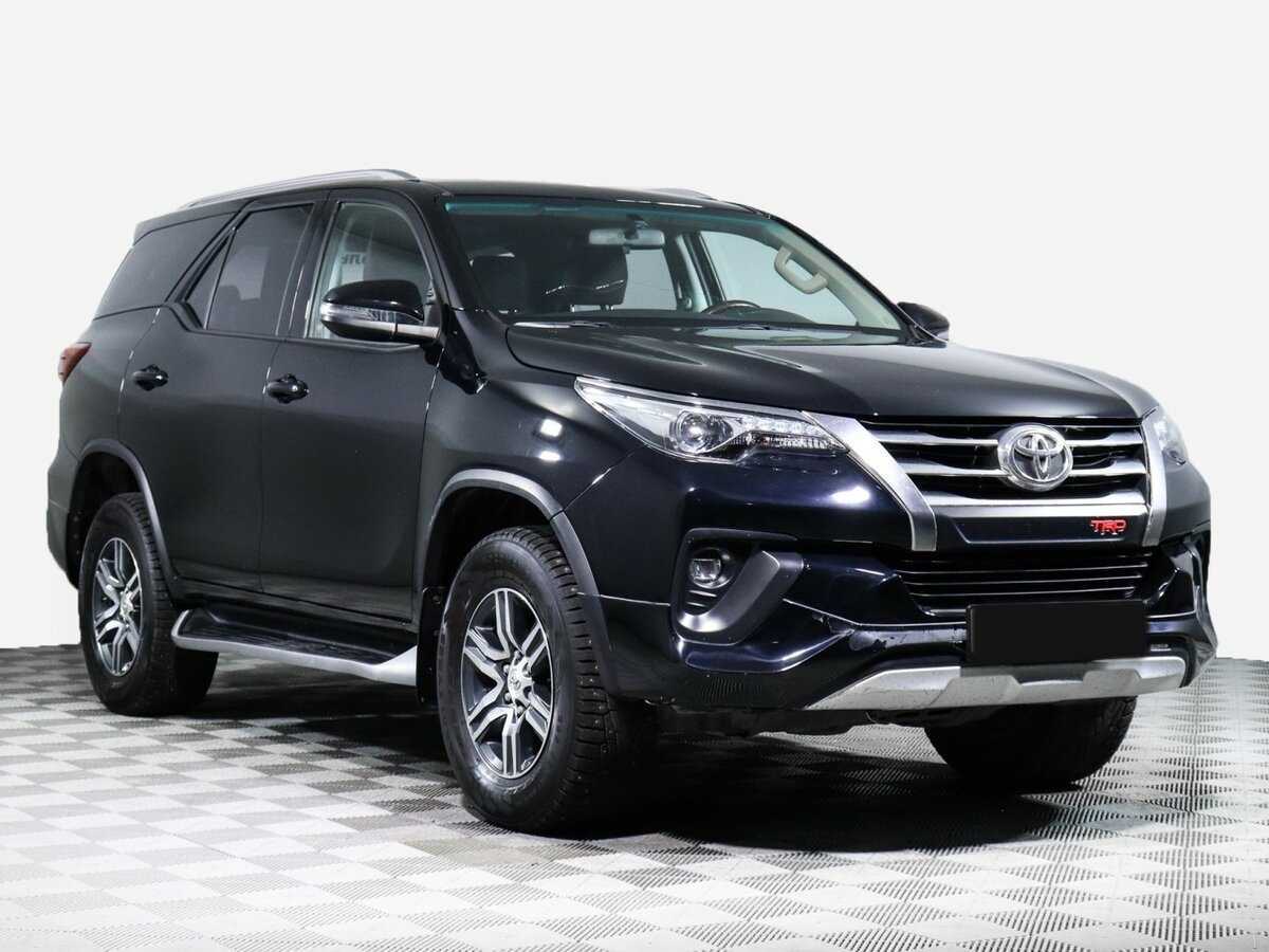 Купить Toyota Fortuner с пробегом. Фото: #2