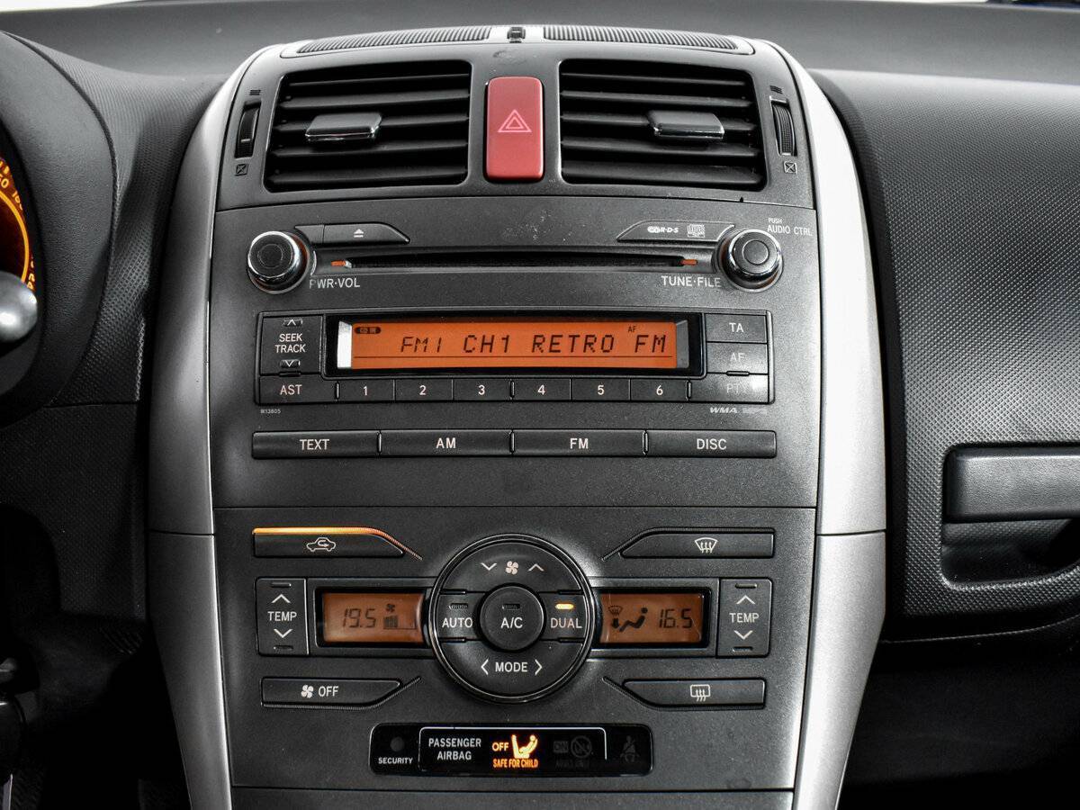 Купить Toyota Auris с пробегом. Фото: #13