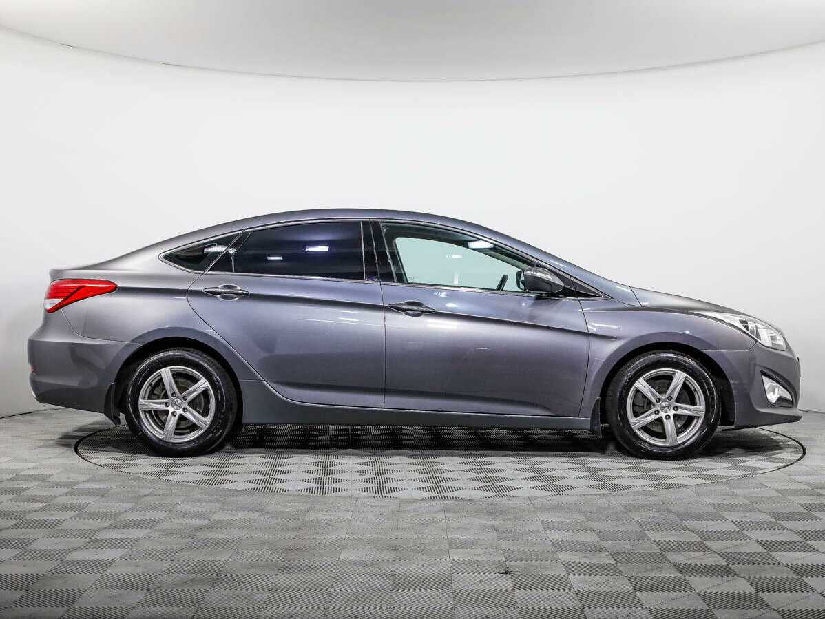 Купить Hyundai i40 с пробегом. Фото: #2