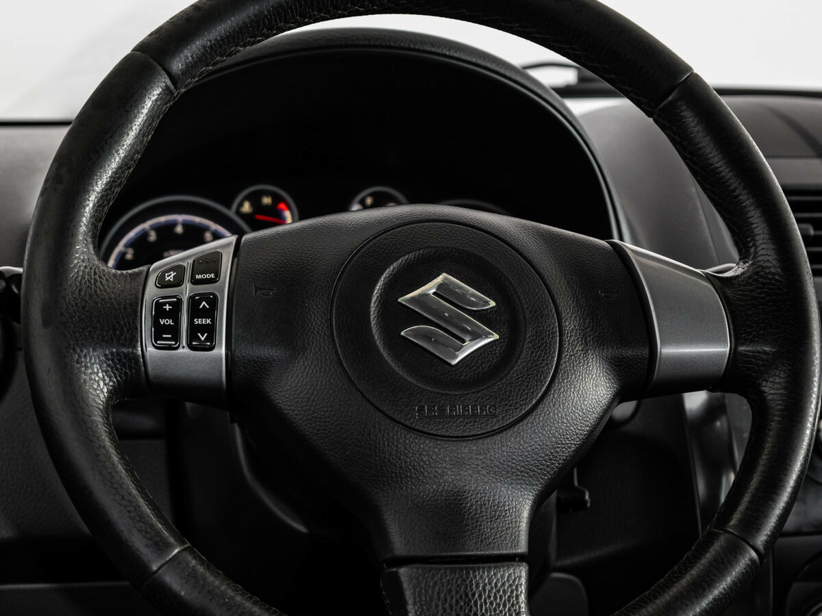 Купить Suzuki SX4 с пробегом. Фото: #8