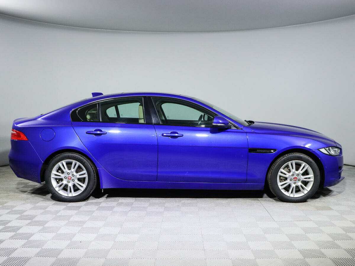 Купить Jaguar XE с пробегом. Фото: #3