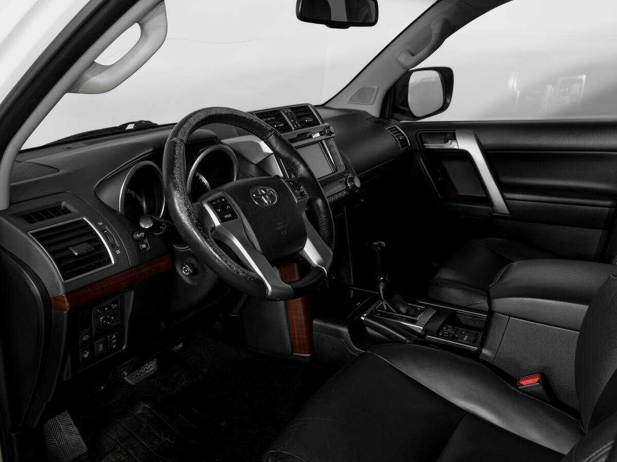 Купить Toyota Land Cruiser Prado с пробегом. Фото: #15