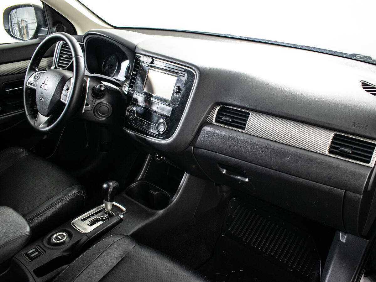 Купить Mitsubishi Outlander с пробегом. Фото: #8