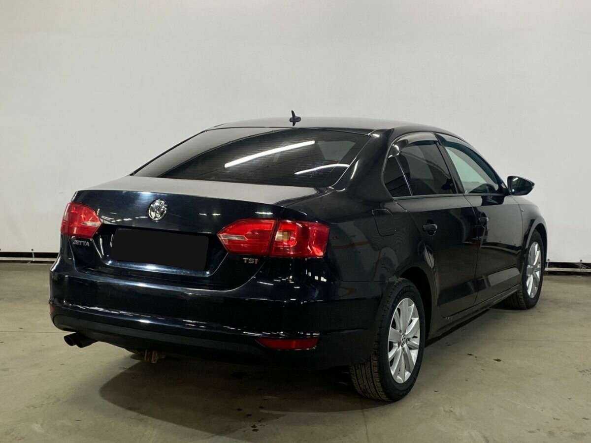 Купить Volkswagen Jetta с пробегом. Фото: #4