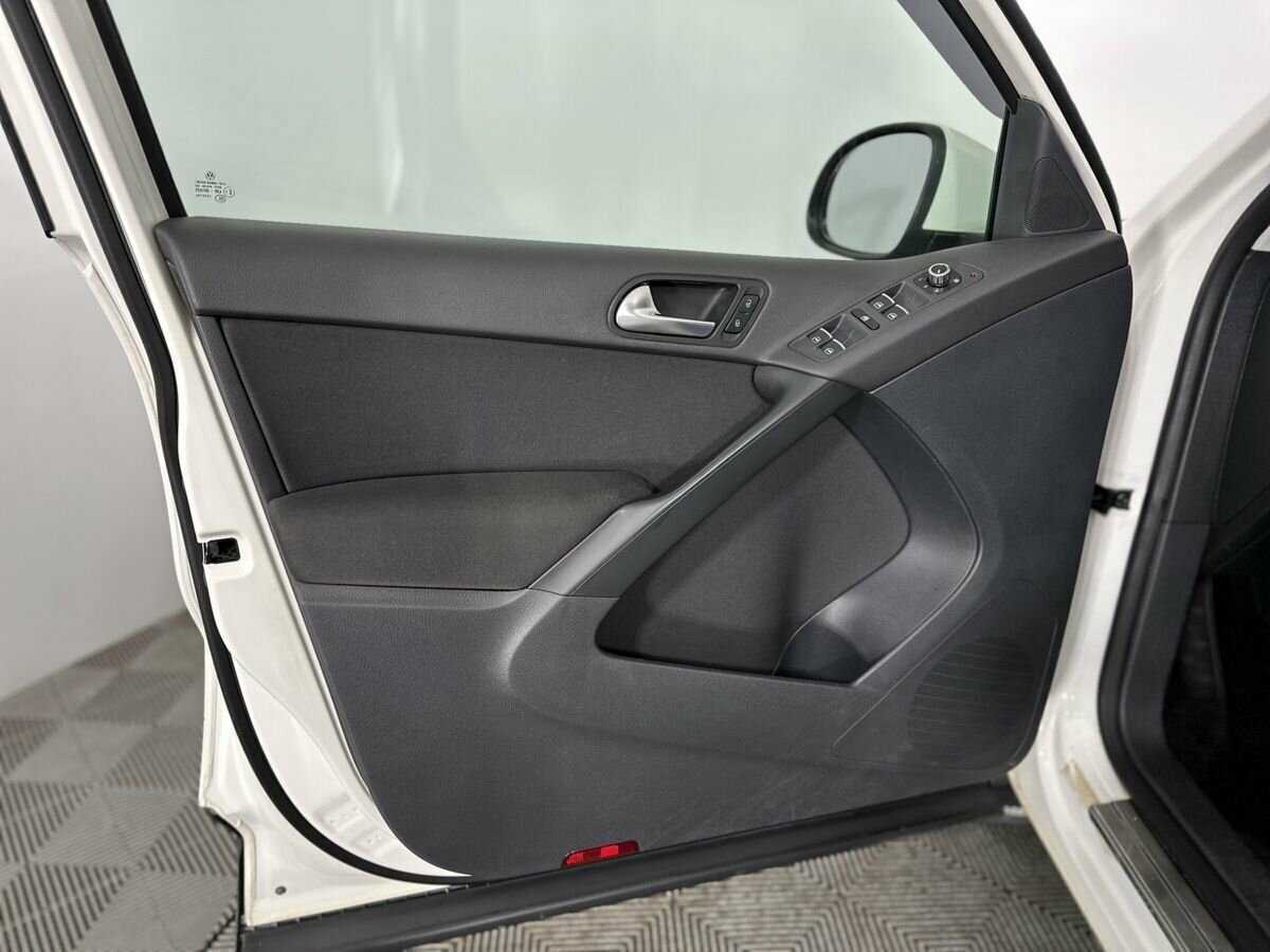 Купить Volkswagen Tiguan с пробегом. Фото: #7