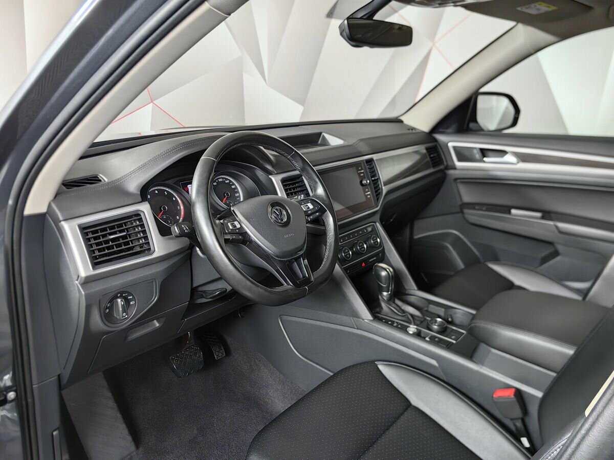 Купить Volkswagen Teramont с пробегом. Фото: #13