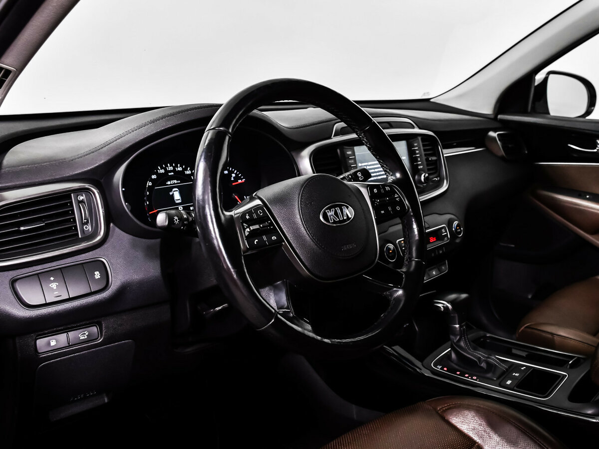 Купить Kia Sorento с пробегом. Фото: #10