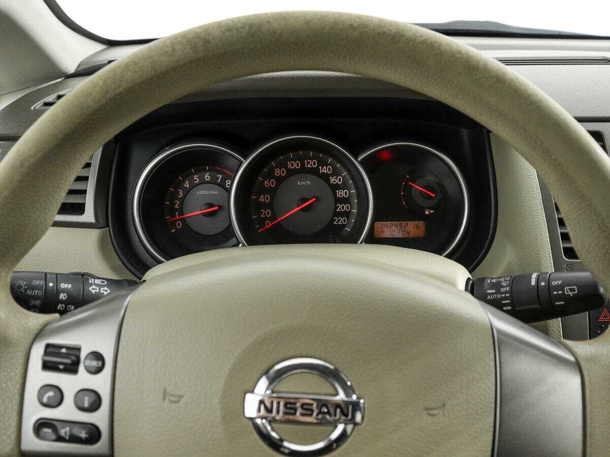 Купить Nissan Tiida с пробегом. Фото: #15