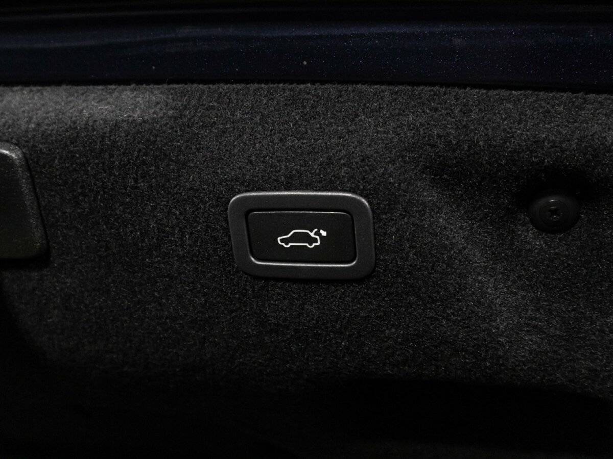 Купить Jaguar XE с пробегом. Фото: #15