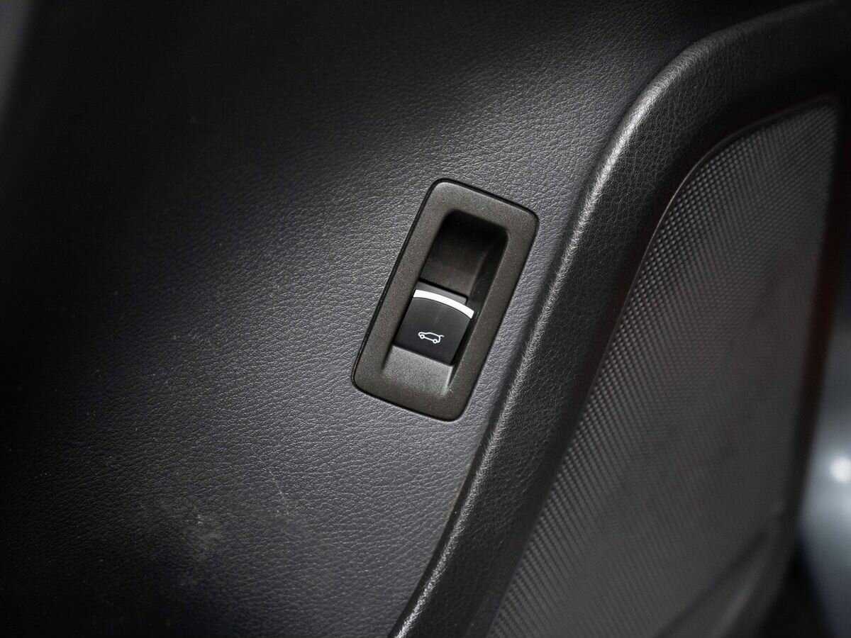 Купить Volkswagen Touareg с пробегом. Фото: #19
