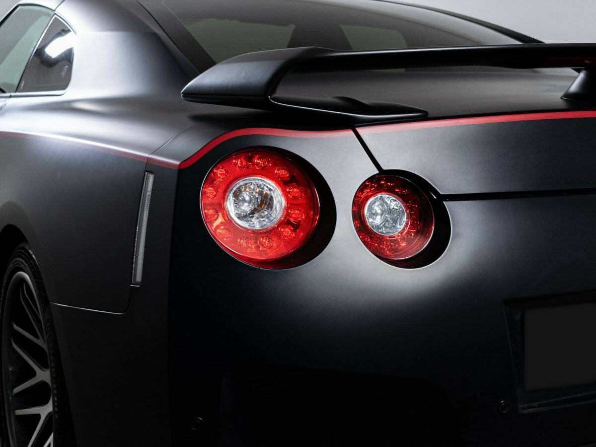 Купить Nissan GT-R с пробегом. Фото: #18