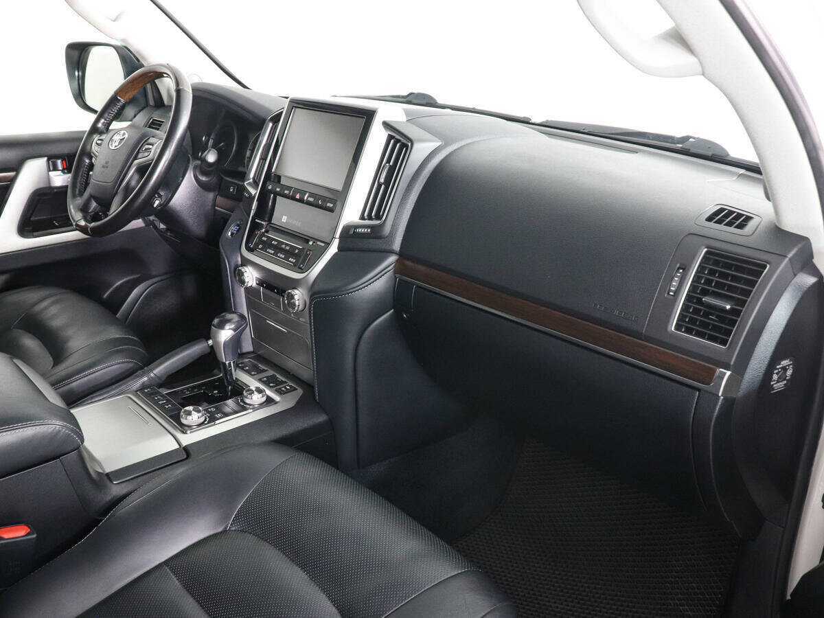 Купить Toyota Land Cruiser с пробегом. Фото: #9