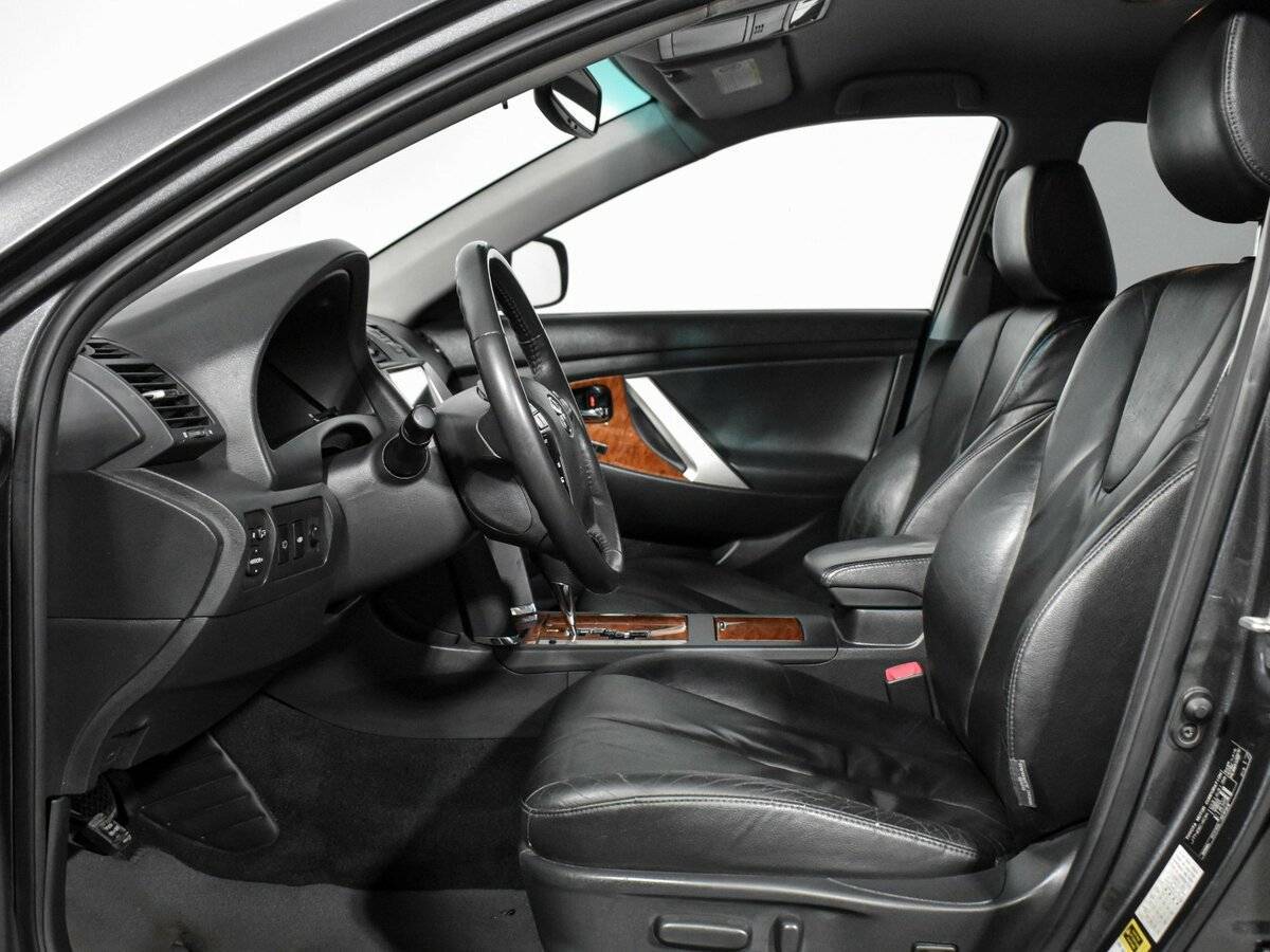 Купить Toyota Camry с пробегом. Фото: #8