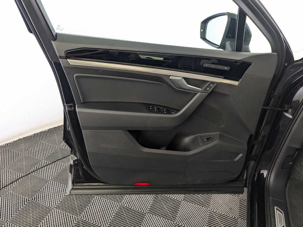 Купить Volkswagen Touareg с пробегом. Фото: #14