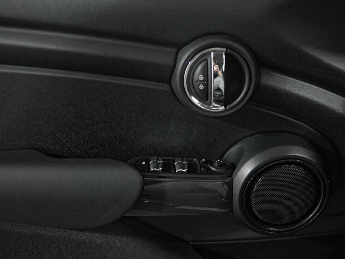 Купить Mini Hatch с пробегом. Фото: #12