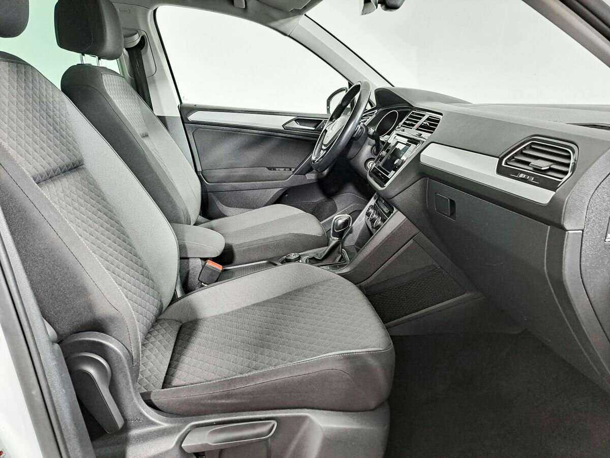 Купить Volkswagen Tiguan с пробегом. Фото: #8
