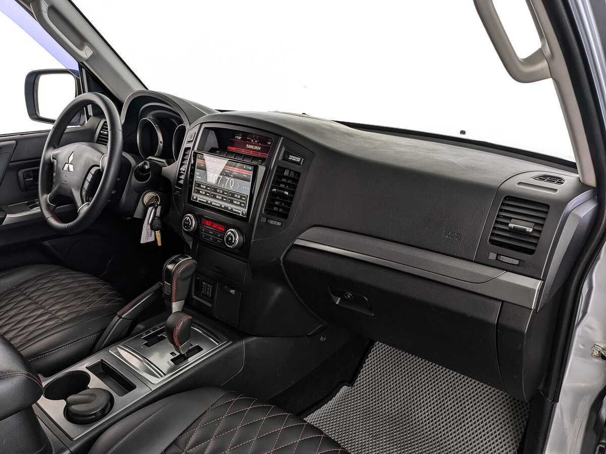 Купить Mitsubishi Pajero с пробегом. Фото: #8