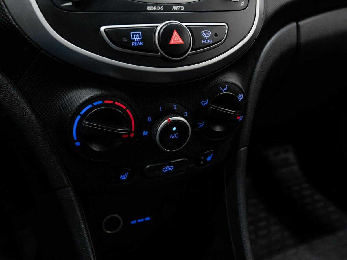 Купить Hyundai Solaris с пробегом. Фото: #17