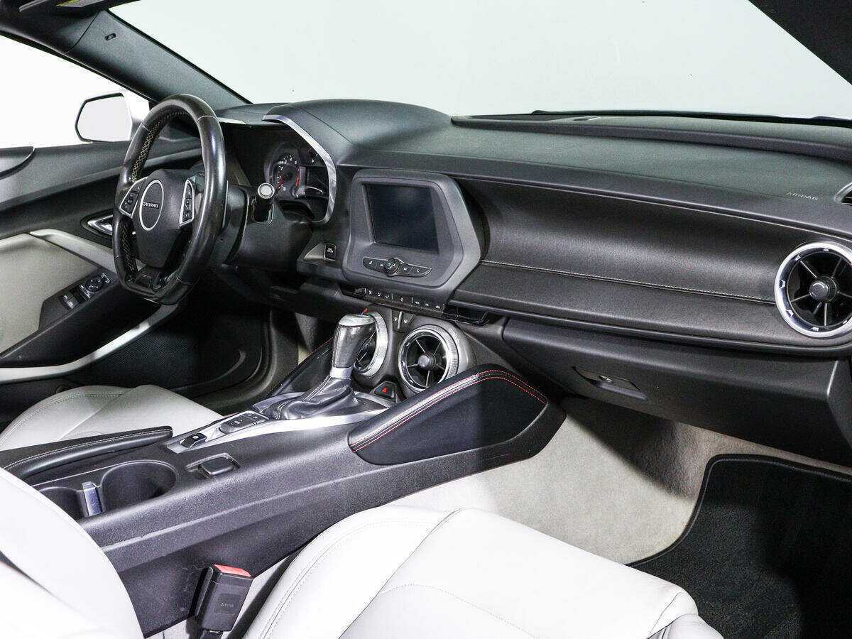 Купить Chevrolet Camaro с пробегом. Фото: #13