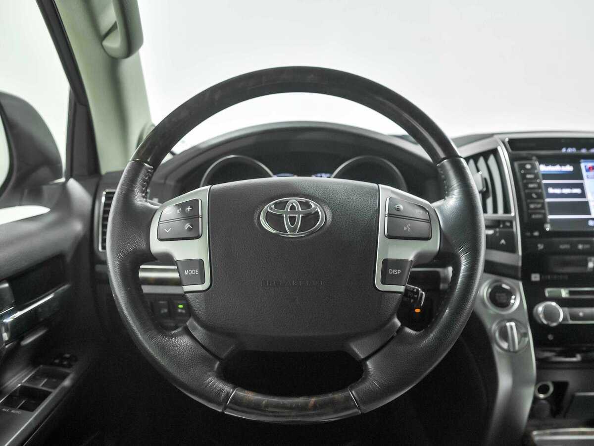 Купить Toyota Land Cruiser с пробегом. Фото: #8