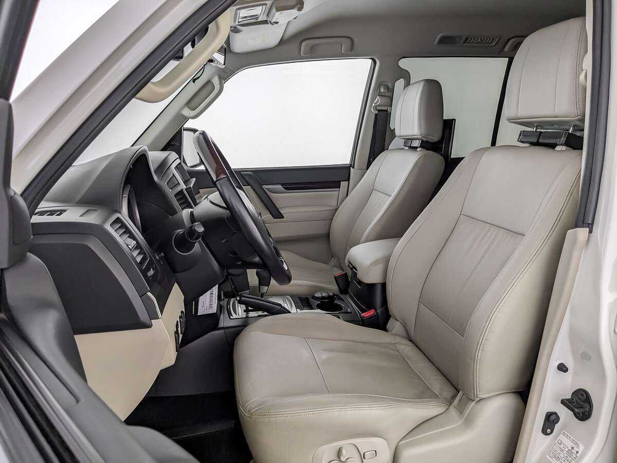 Купить Mitsubishi Pajero с пробегом. Фото: #13