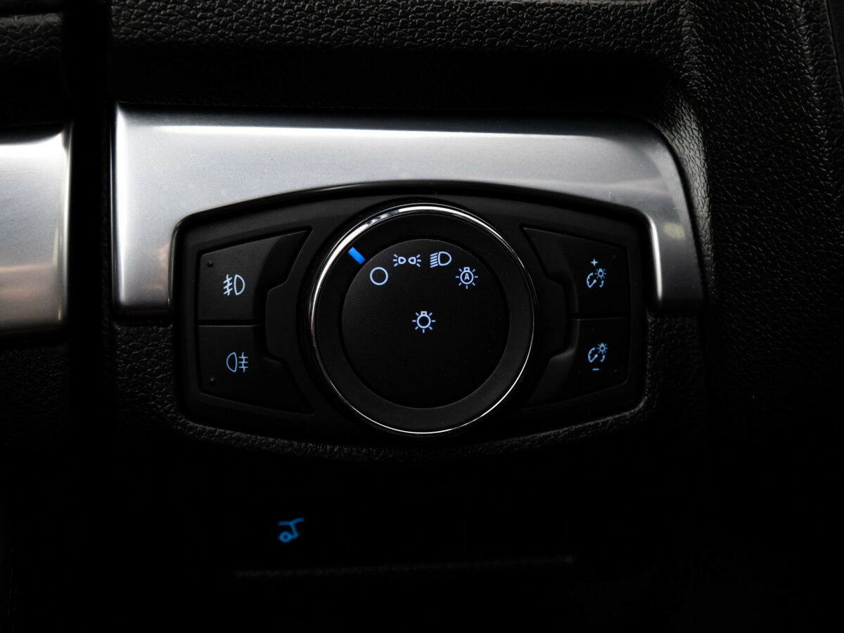 Купить Ford Explorer с пробегом. Фото: #17