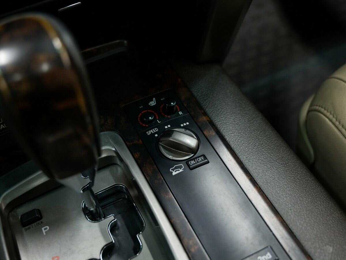 Купить Toyota Land Cruiser с пробегом. Фото: #20