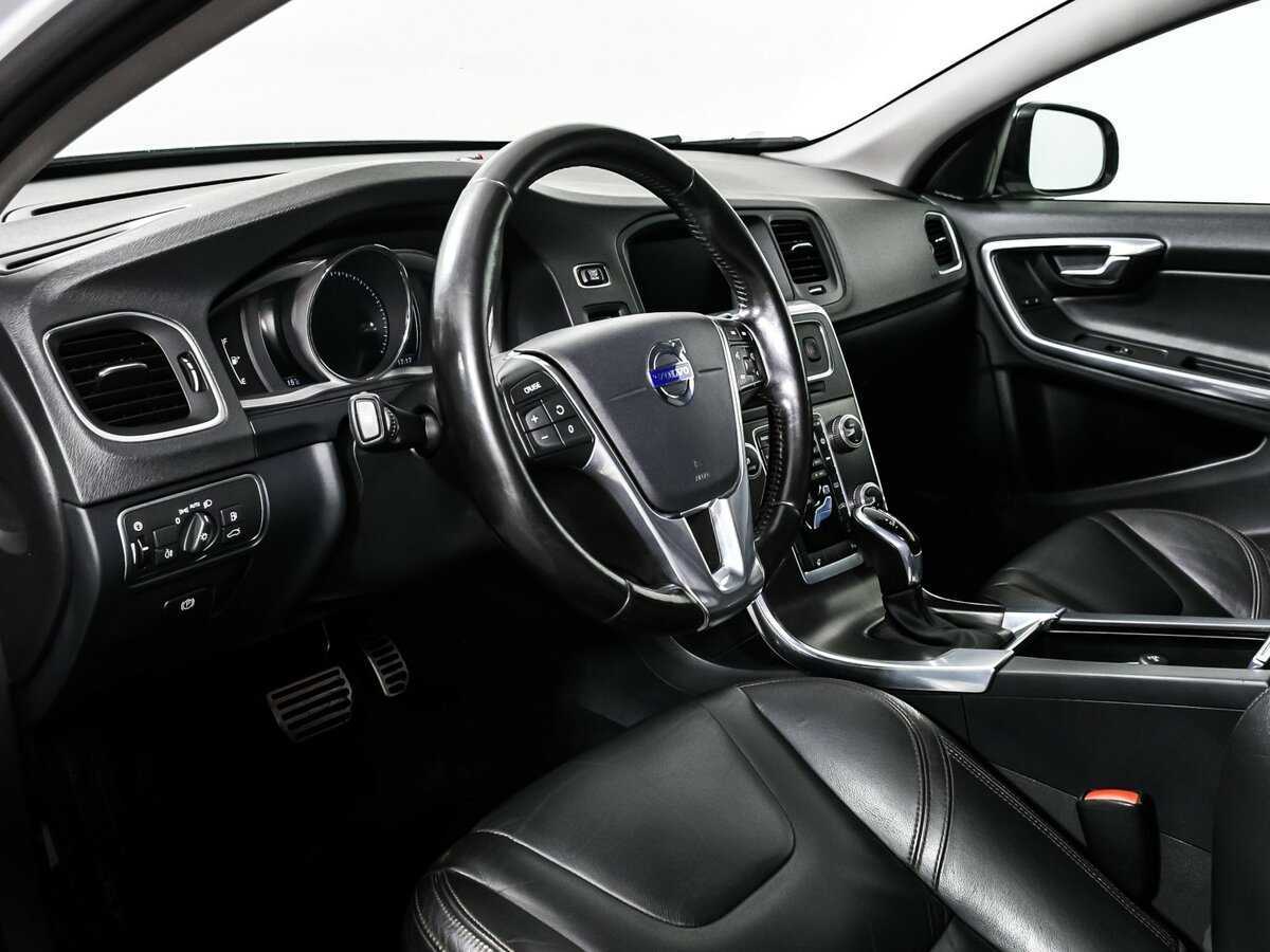 Купить Volvo S60 Cross Country с пробегом. Фото: #11