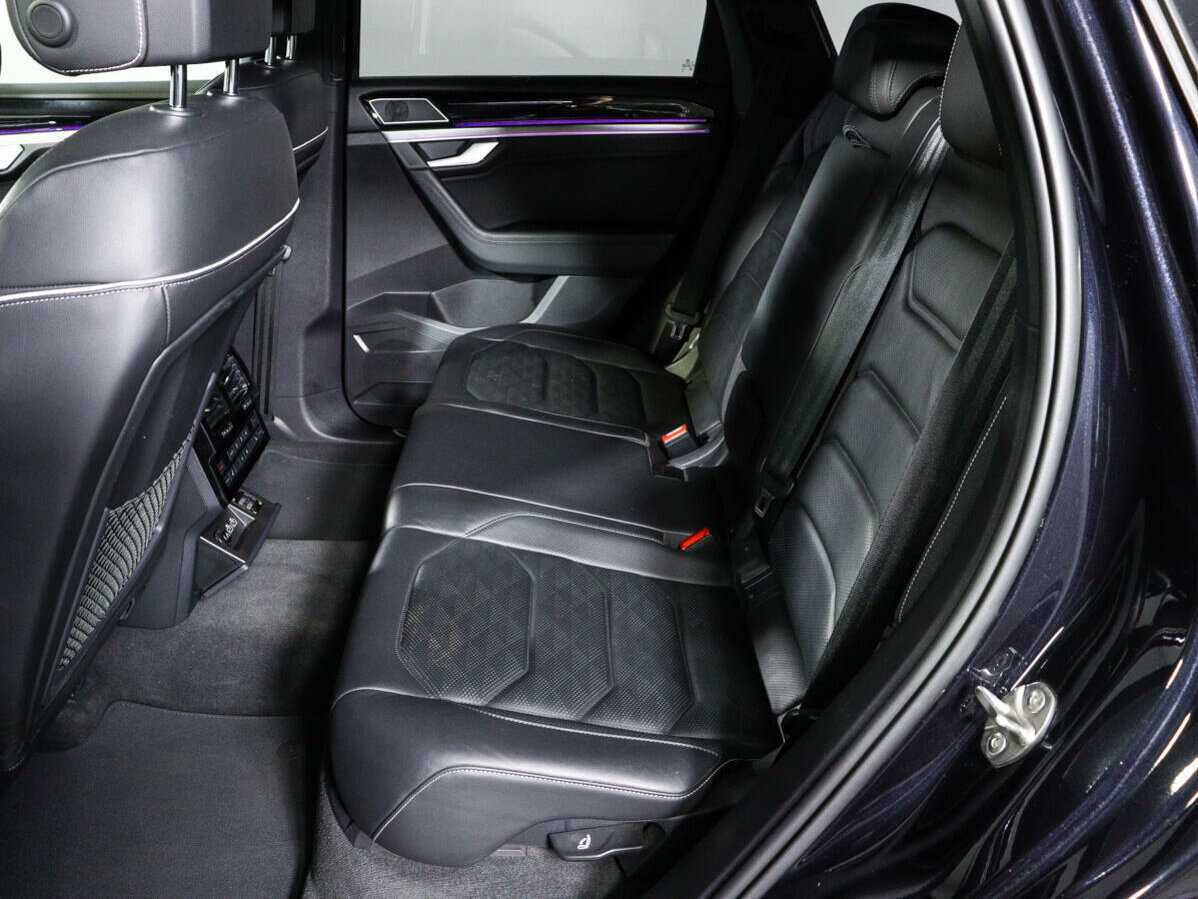 Купить Volkswagen Touareg с пробегом. Фото: #7