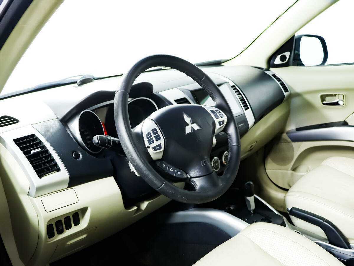Купить Mitsubishi Outlander с пробегом. Фото: #12