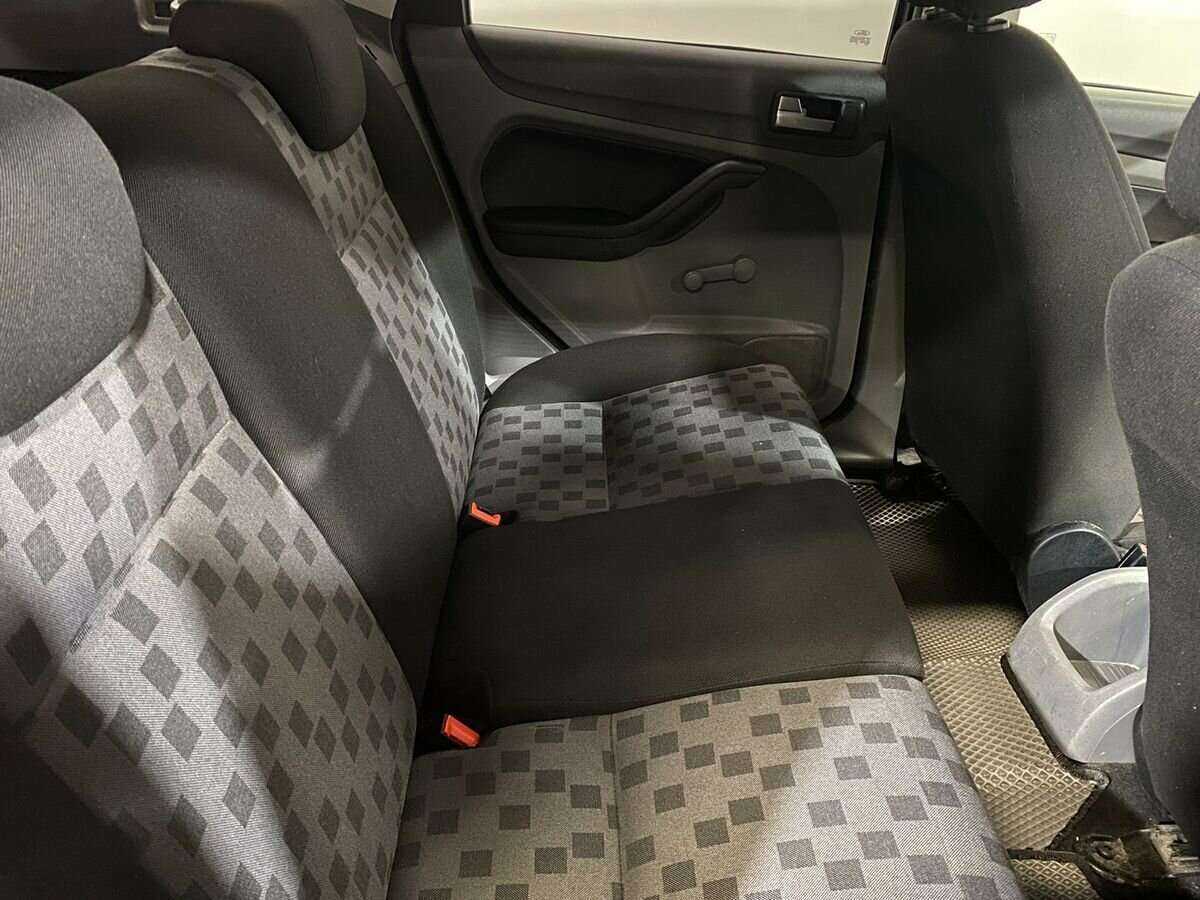 Купить Ford Focus с пробегом. Фото: #10