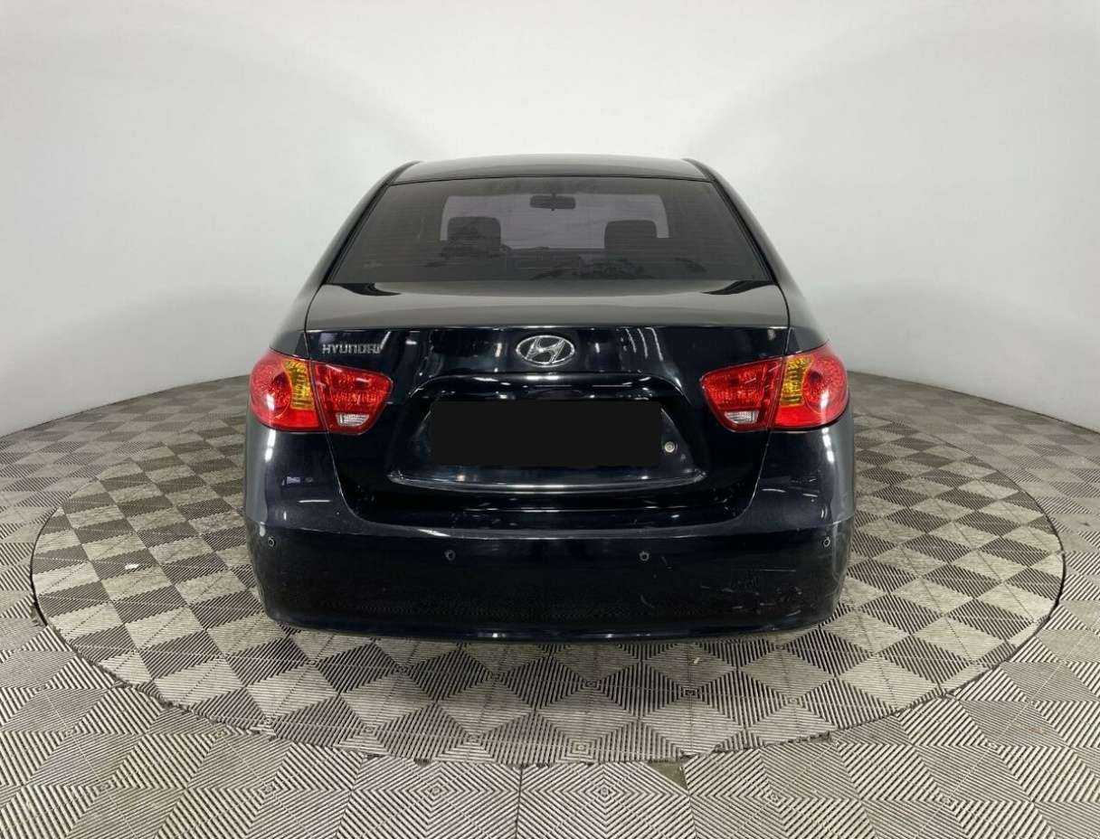 Купить Hyundai Elantra с пробегом. Фото: #2