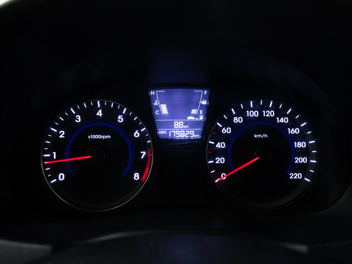 Купить Hyundai Solaris с пробегом. Фото: #11