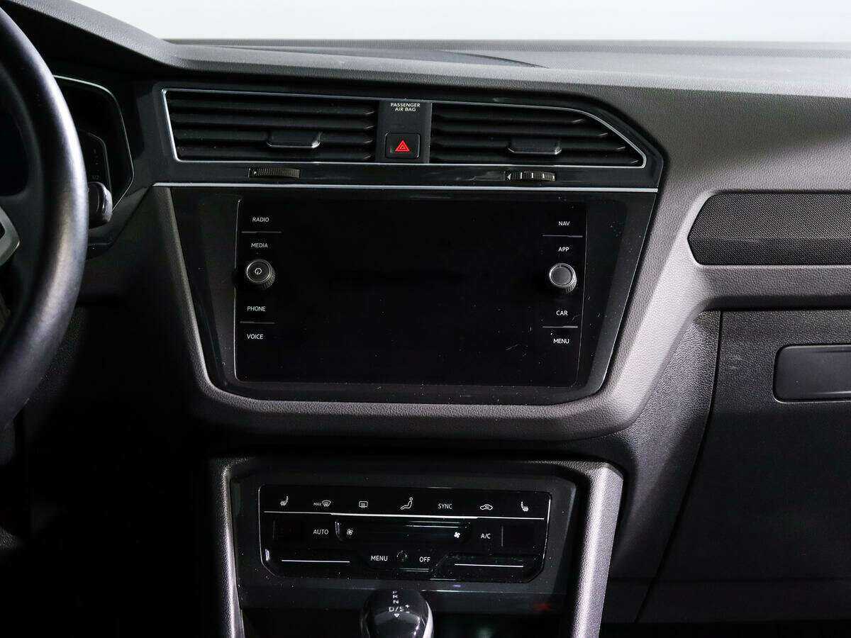 Купить Volkswagen Tiguan с пробегом. Фото: #10