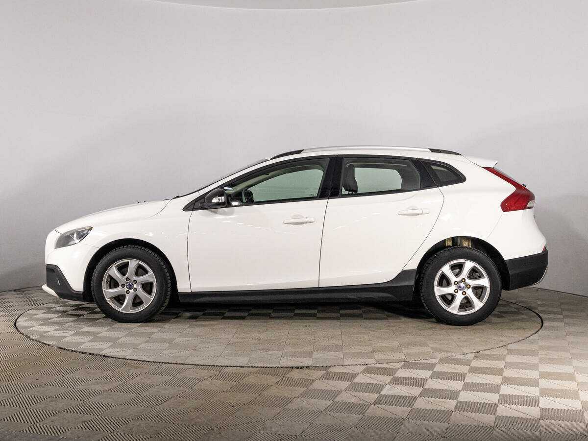Купить Volvo V40 Cross Country с пробегом. Фото: #7