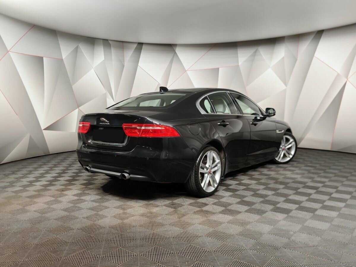 Купить Jaguar XE с пробегом. Фото: #1