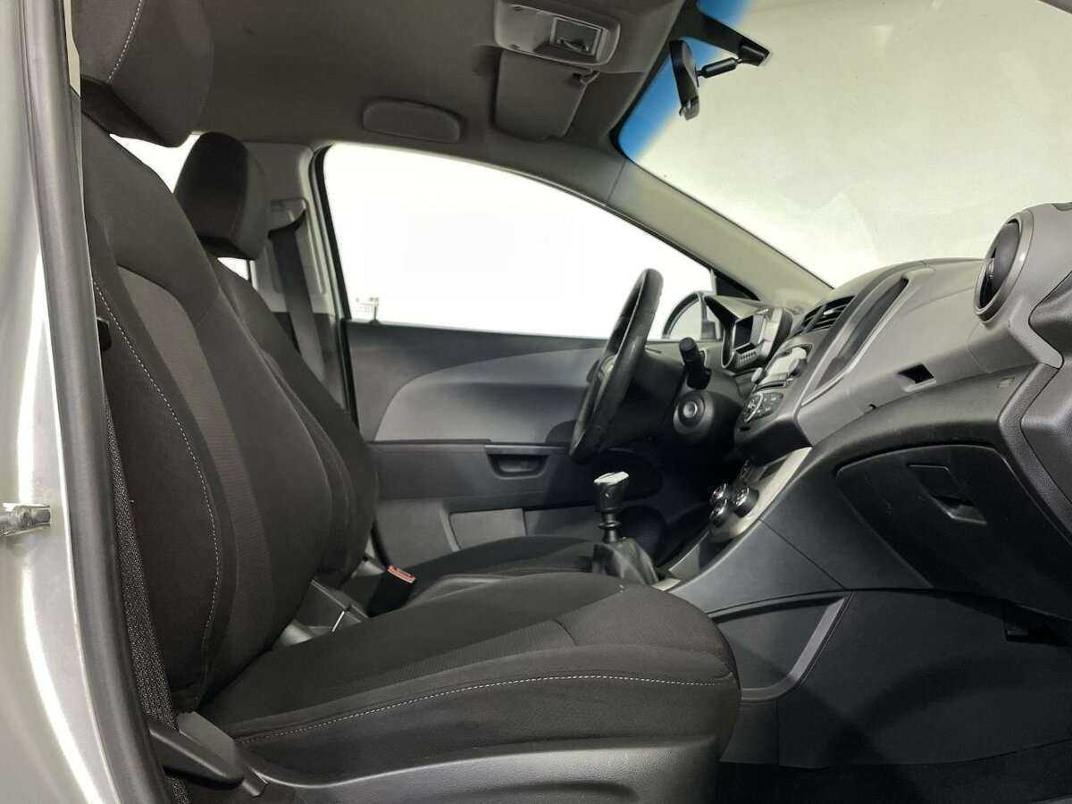 Купить Chevrolet Aveo с пробегом. Фото: #12