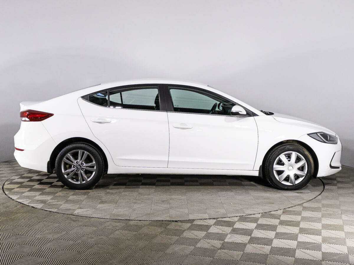 Купить Hyundai Elantra с пробегом. Фото: #3