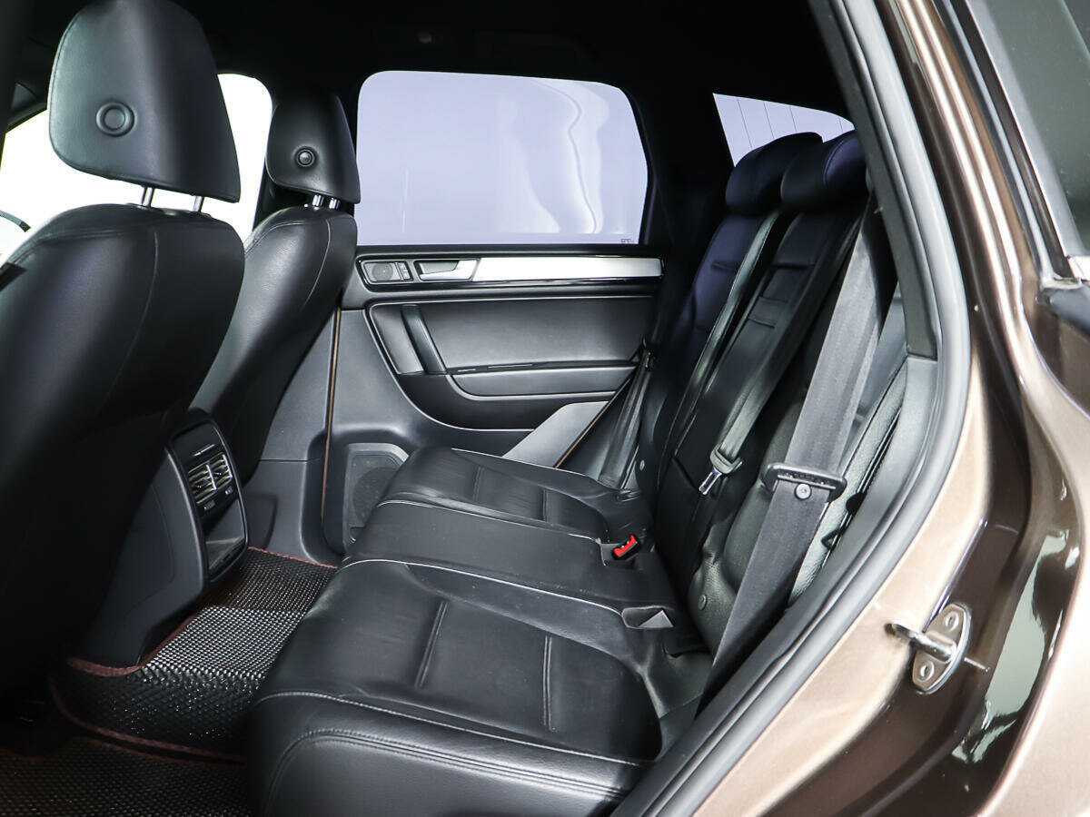 Купить Volkswagen Touareg с пробегом. Фото: #11