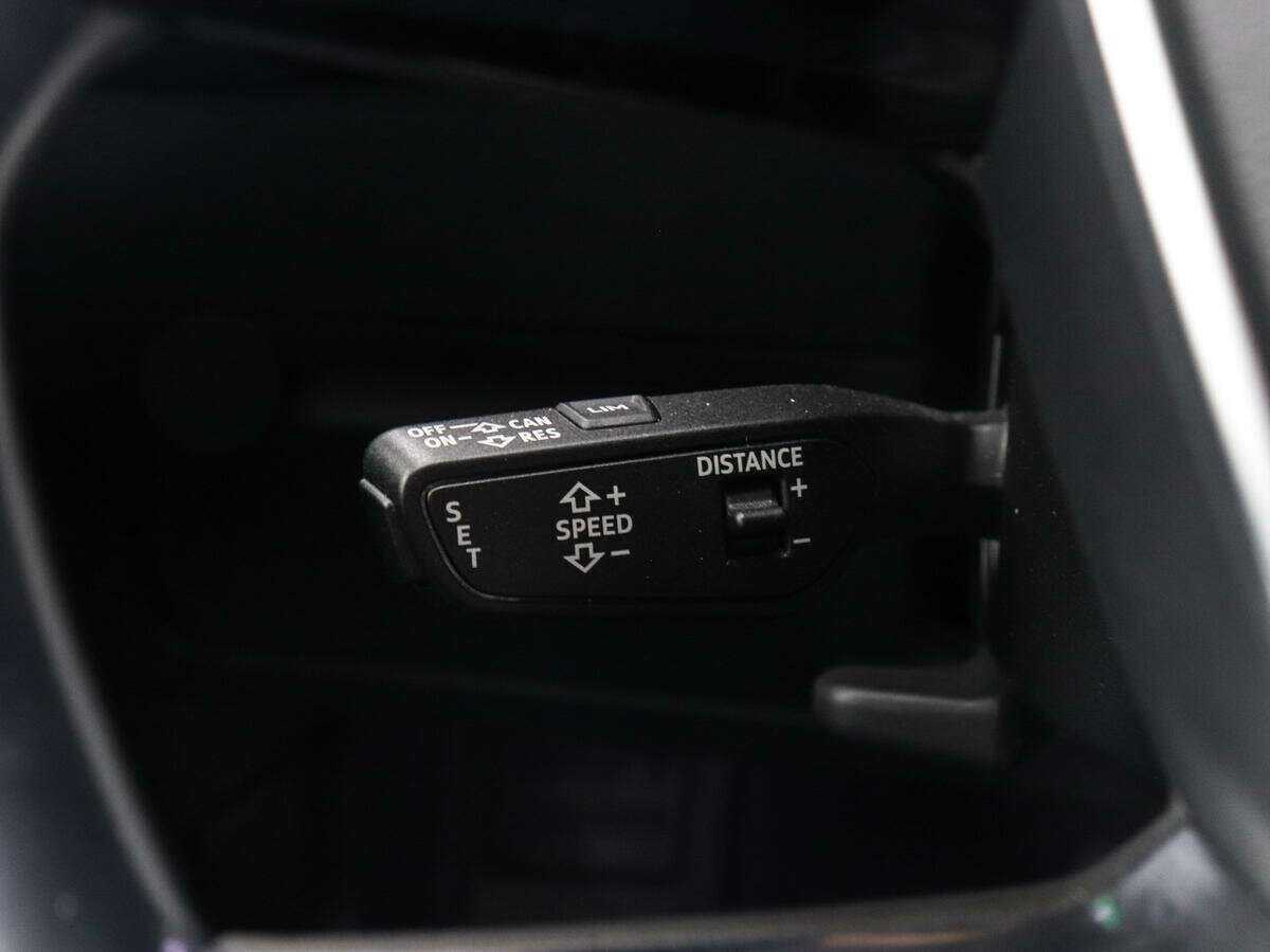 Купить Audi e-tron с пробегом. Фото: #13