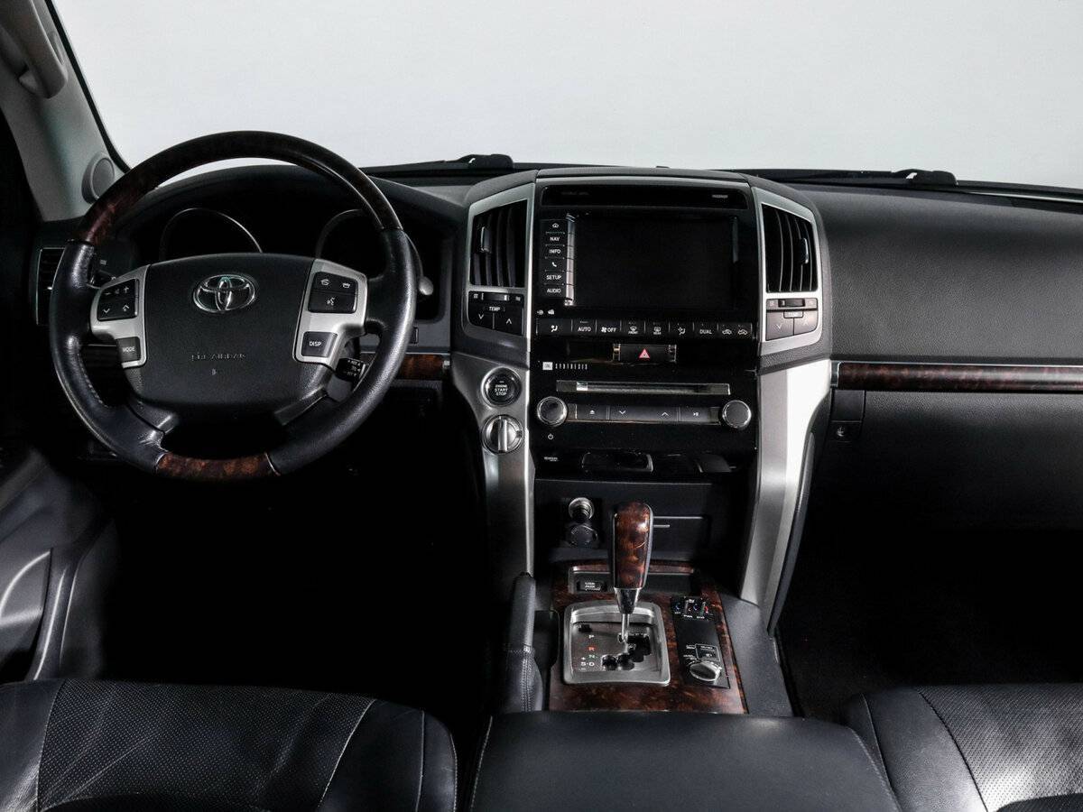 Купить Toyota Land Cruiser с пробегом. Фото: #11