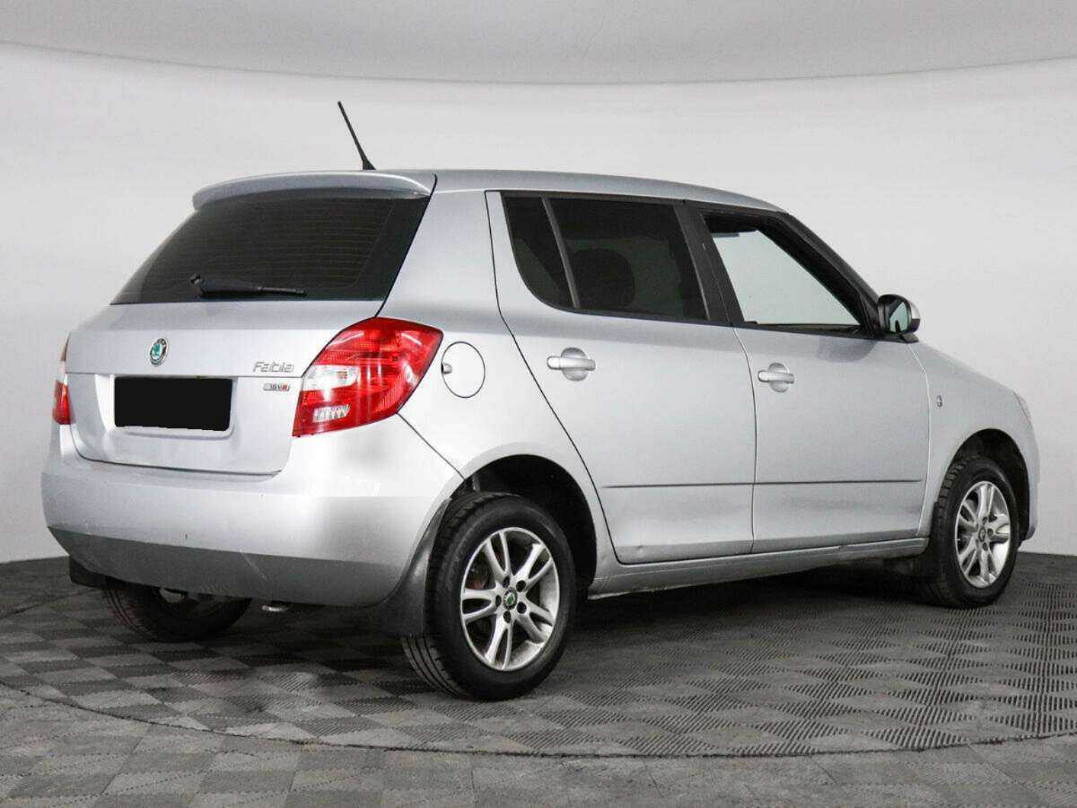Купить Skoda Fabia с пробегом. Фото: #2