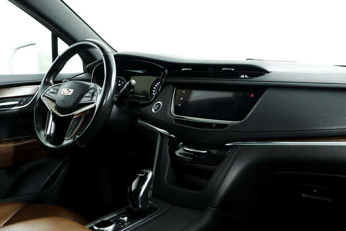 Купить Cadillac XT5 с пробегом. Фото: #6