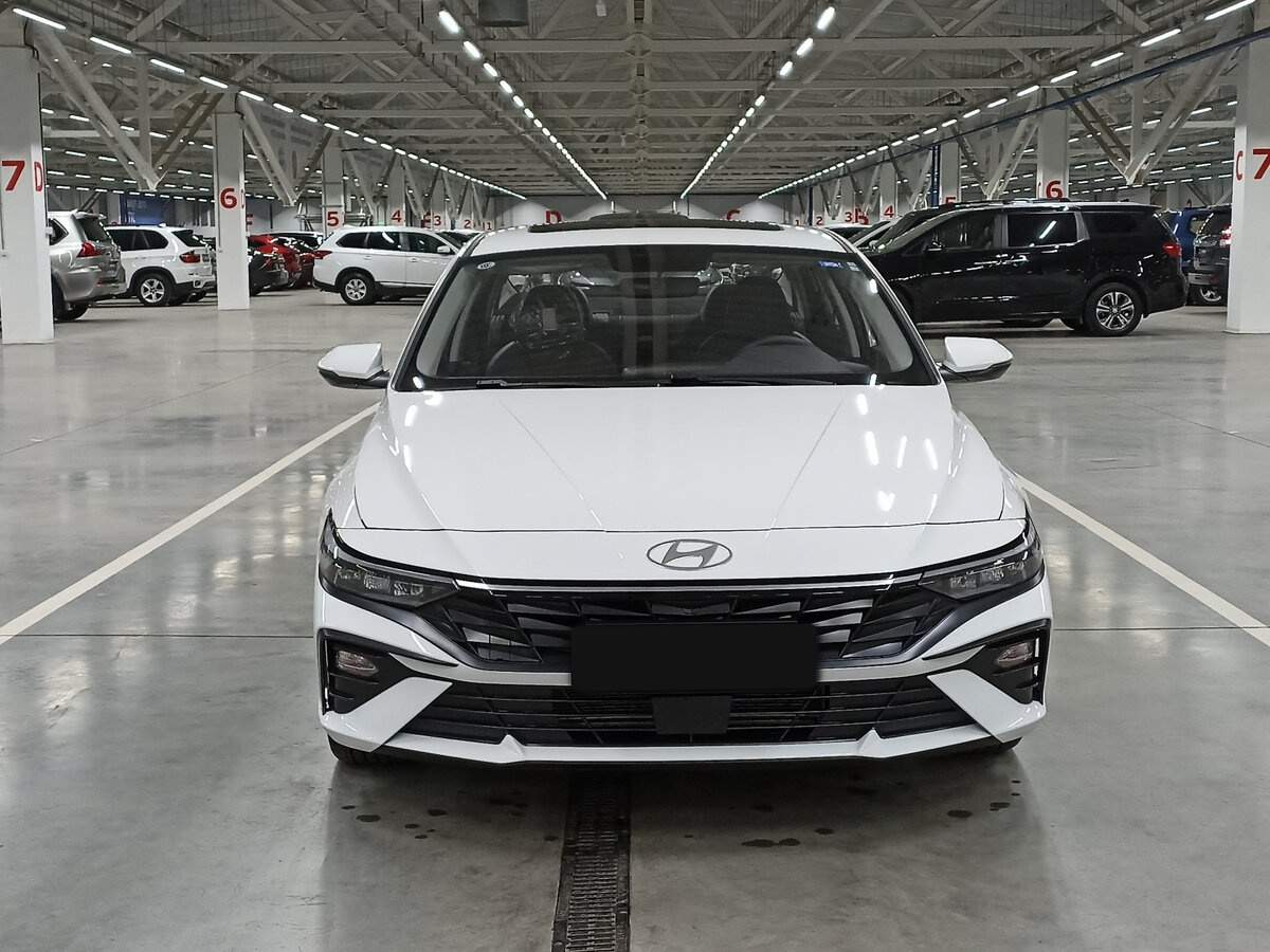 Купить Hyundai Elantra с пробегом. Фото: #1