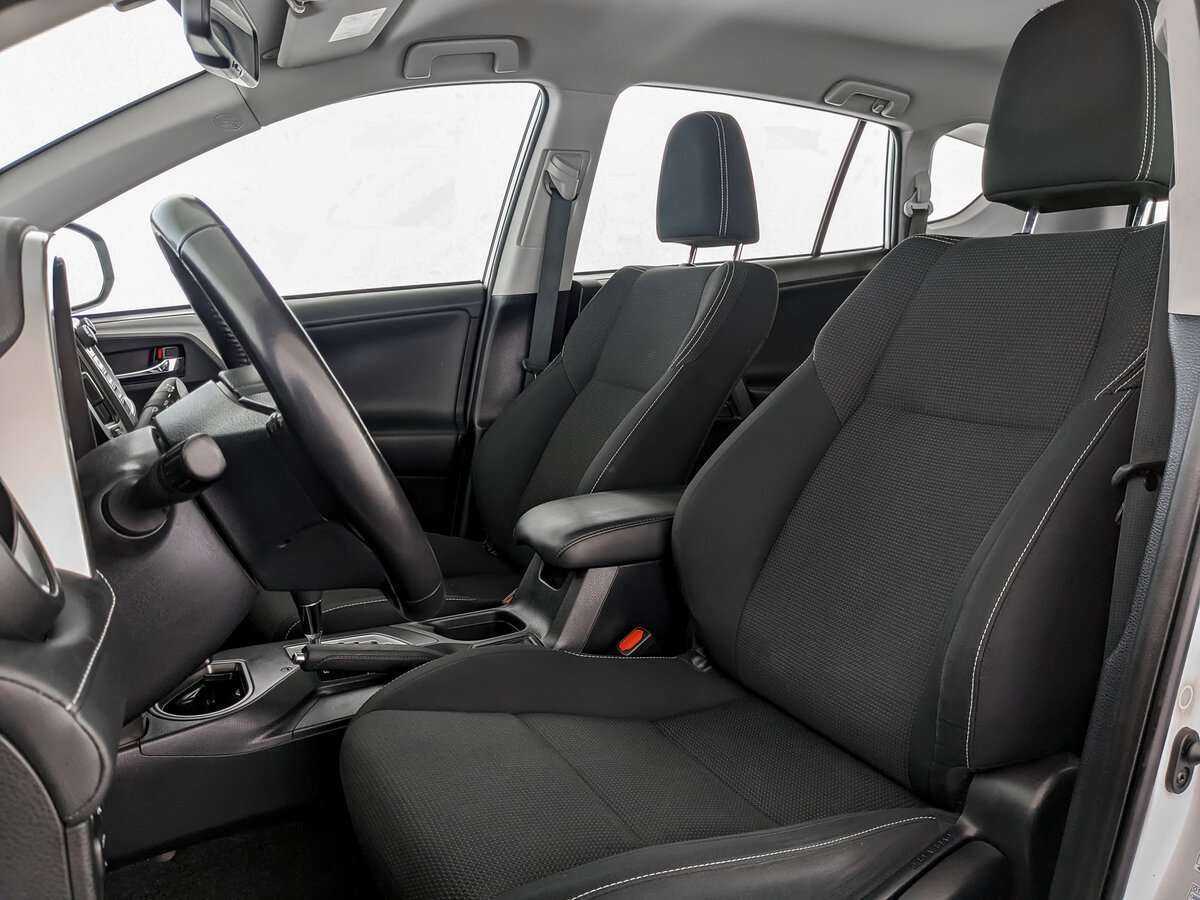 Купить Toyota RAV4 с пробегом. Фото: #15