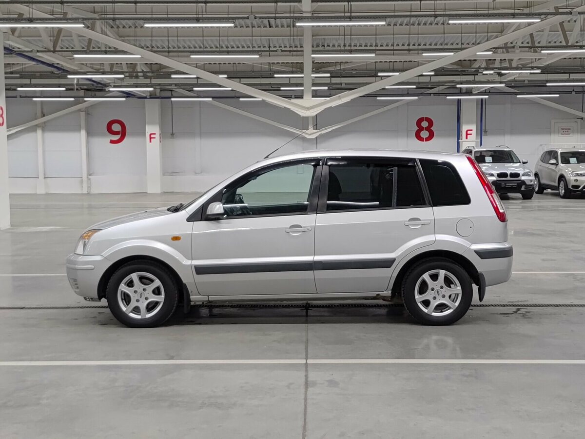 Купить Ford Fusion с пробегом. Фото: #4