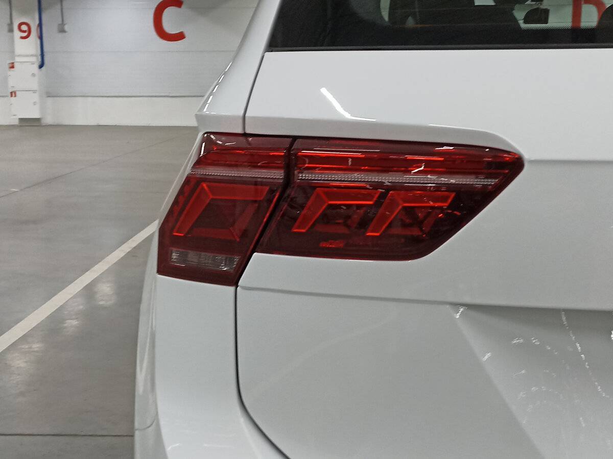 Купить Volkswagen Tiguan с пробегом. Фото: #8