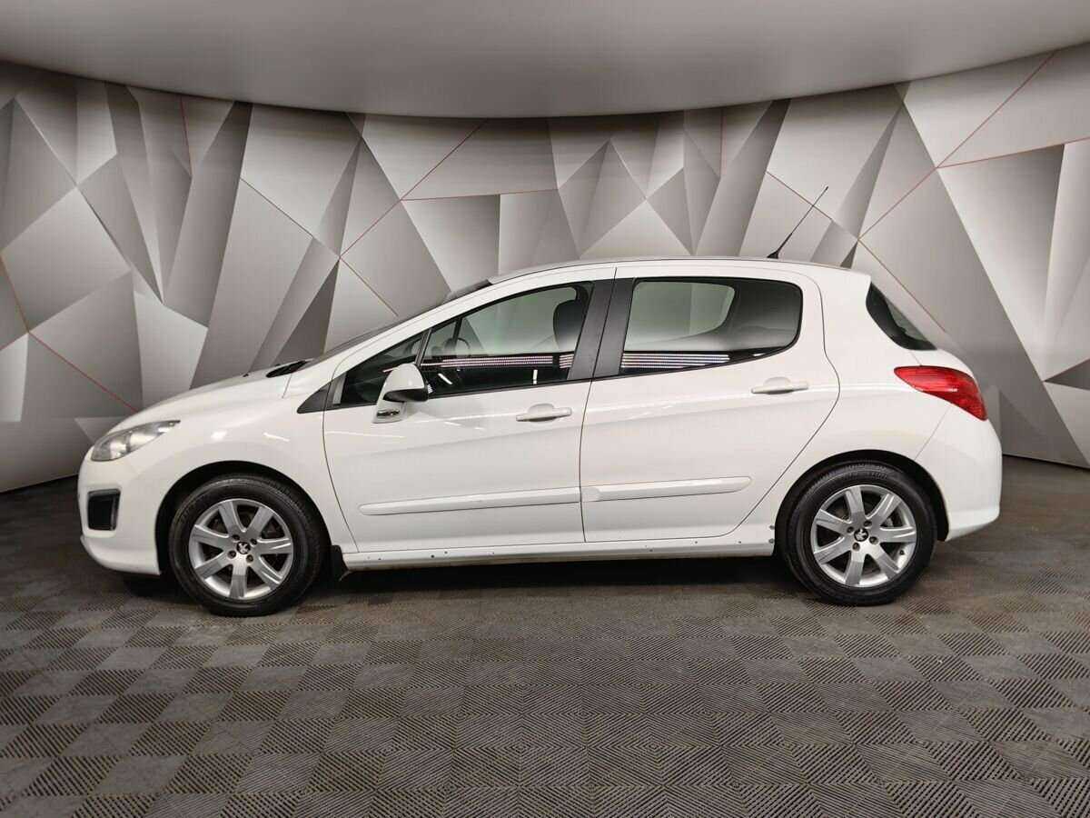 Купить Peugeot 308 с пробегом. Фото: #4